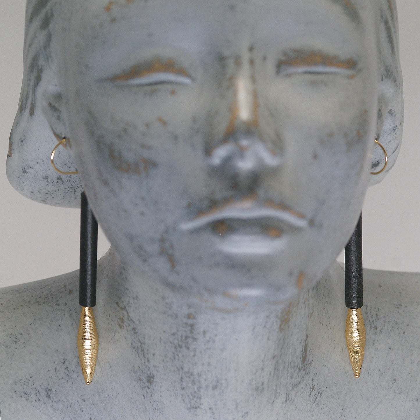 Cercei Stropi de Aur Noir ReForm collection by Chiramo 3