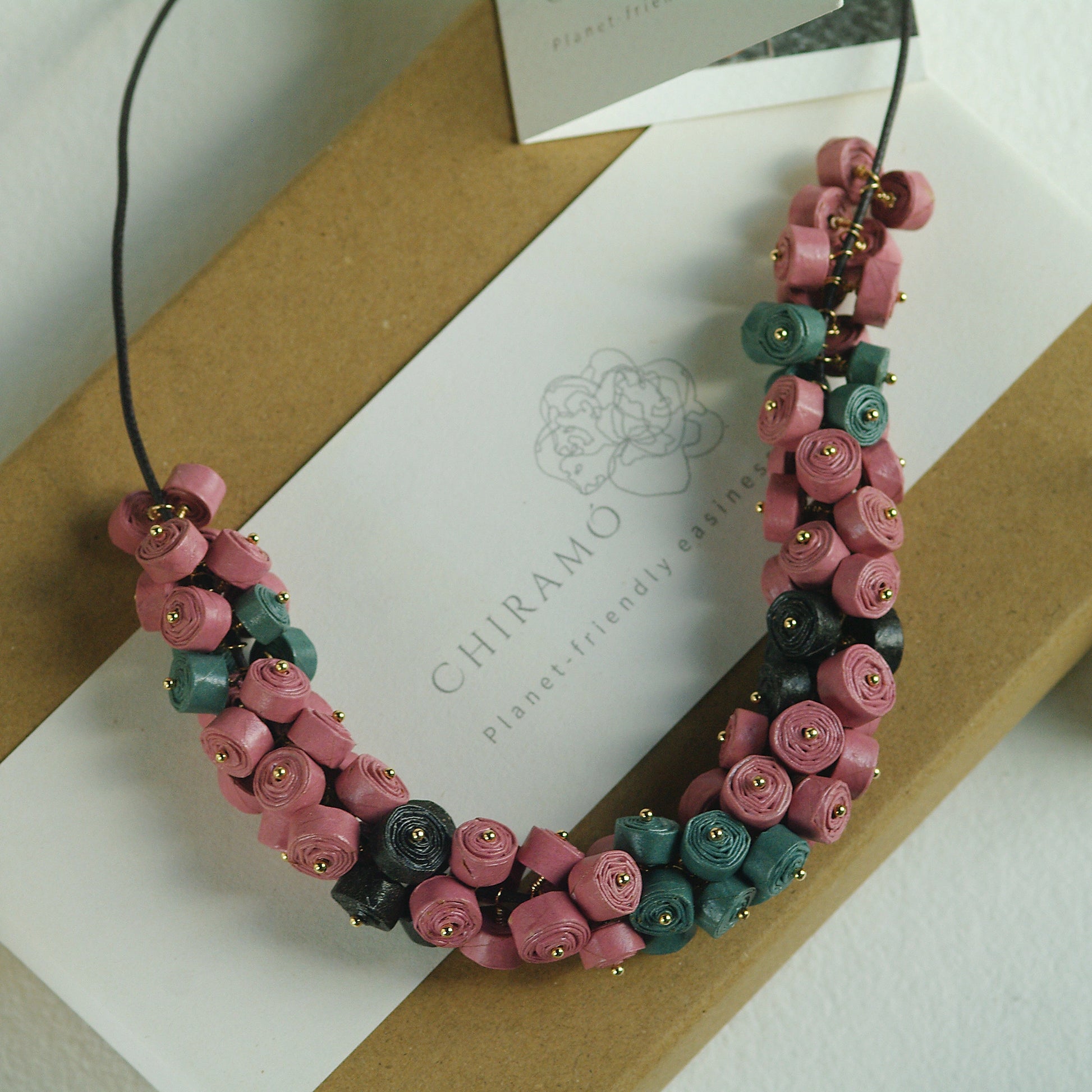 Colier Statement Pink Power cu margelute din hartie by Chiramo. 5