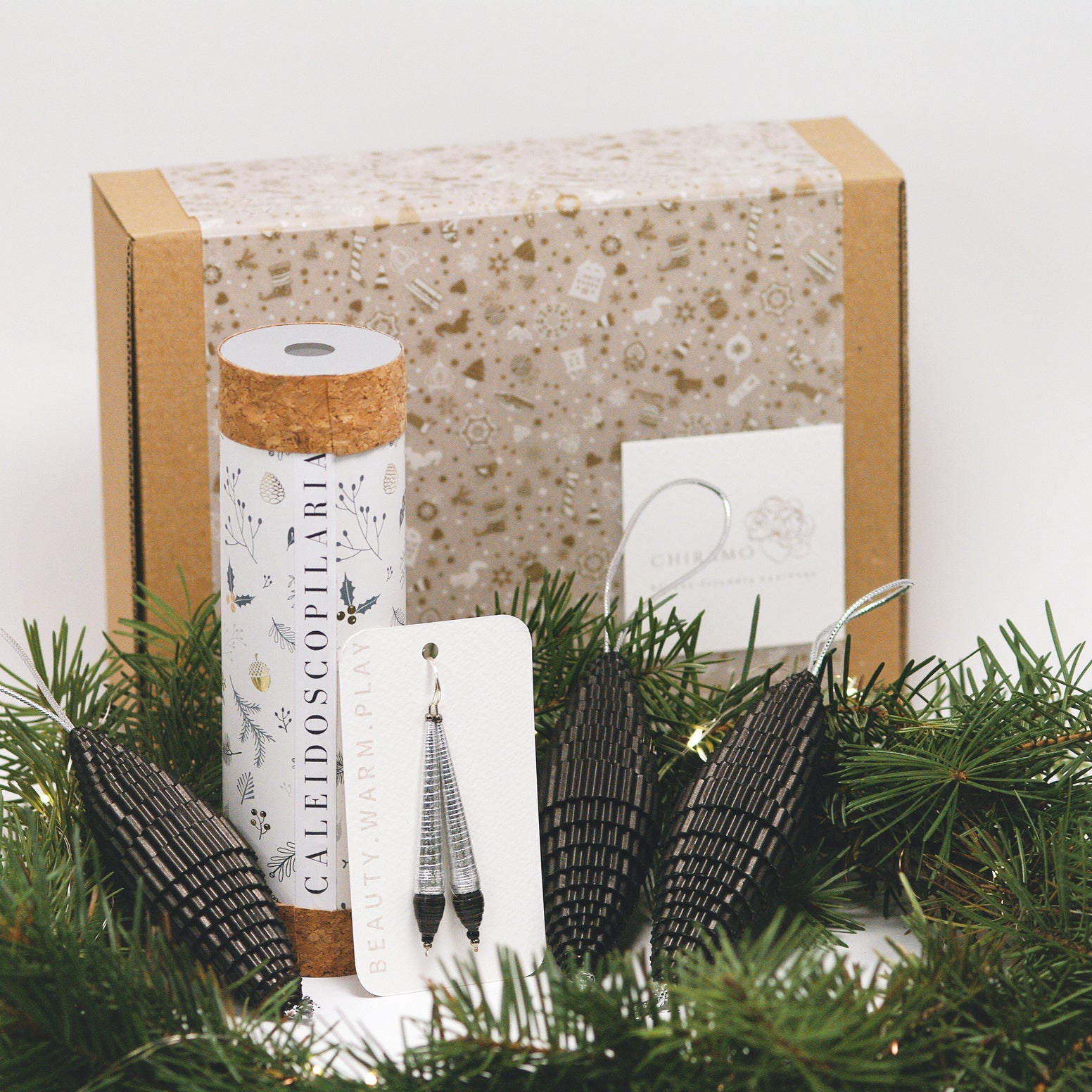 Set Cadou Craciun Eco Sustenabil Handmade Cercei handmade Argintii Caleidoscop Ornamente de Brad Negre