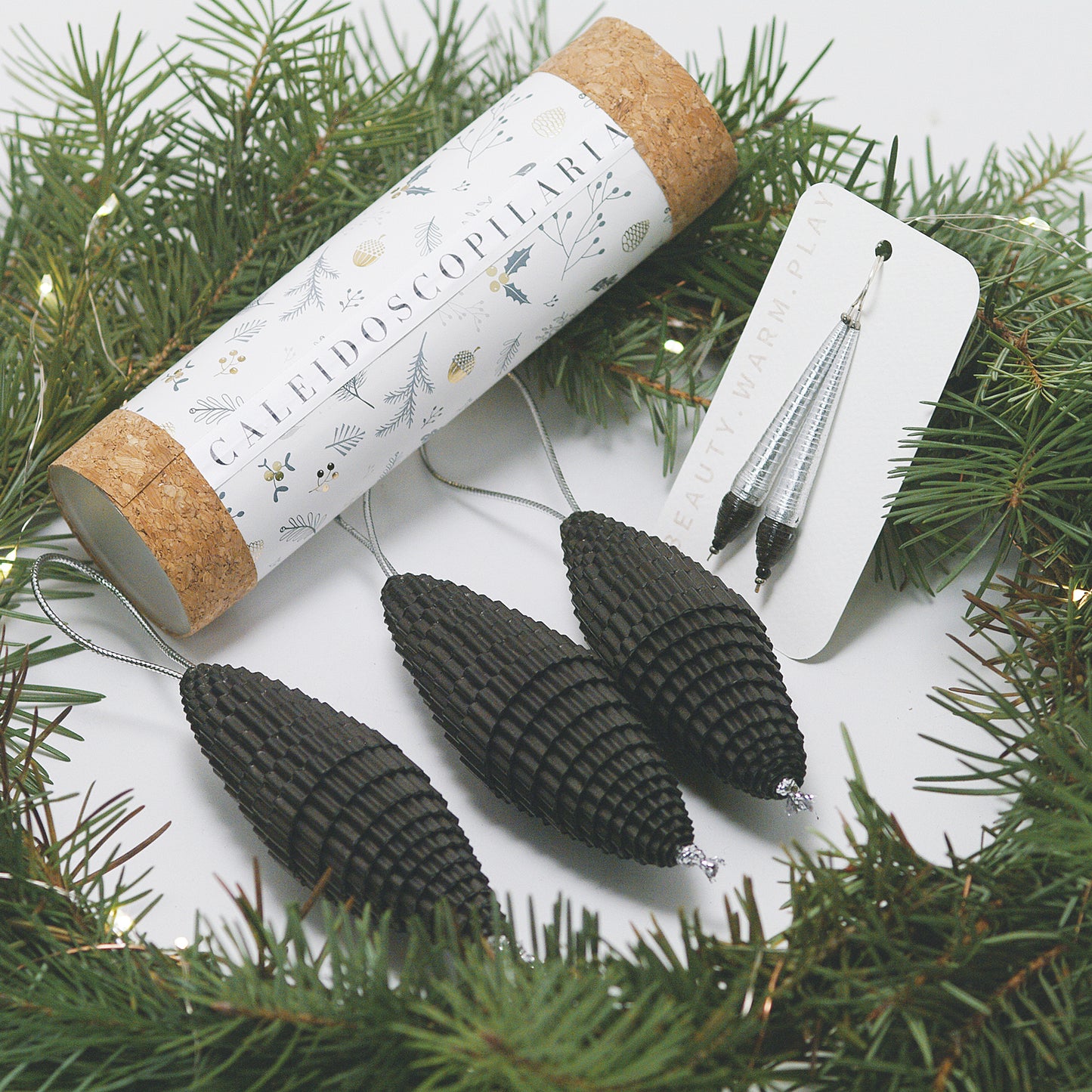 Set Cadou Craciun Eco Sustenabil Handmade Cercei handmade Chiramo Caleidoscop Ornamente de Brad Negre