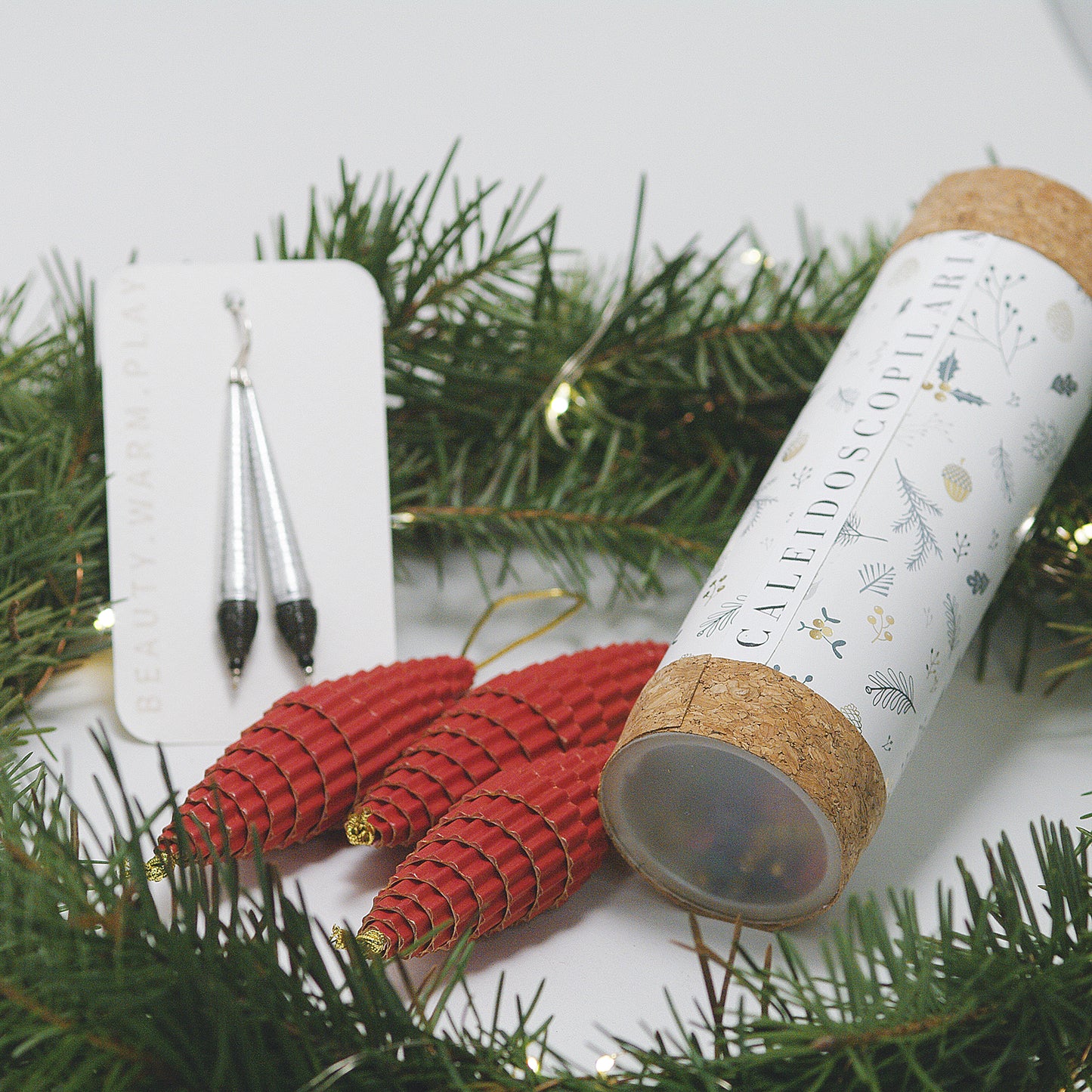 Set Cadou Craciun Eco Sustenabil Handmade Cercei handmade argintii Chiramo Caleidoscop Ornamente de Brad Rosii