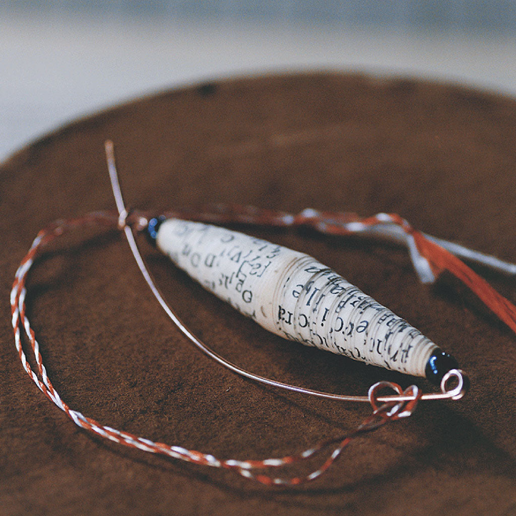 Brosa martisor handmade din file de carte