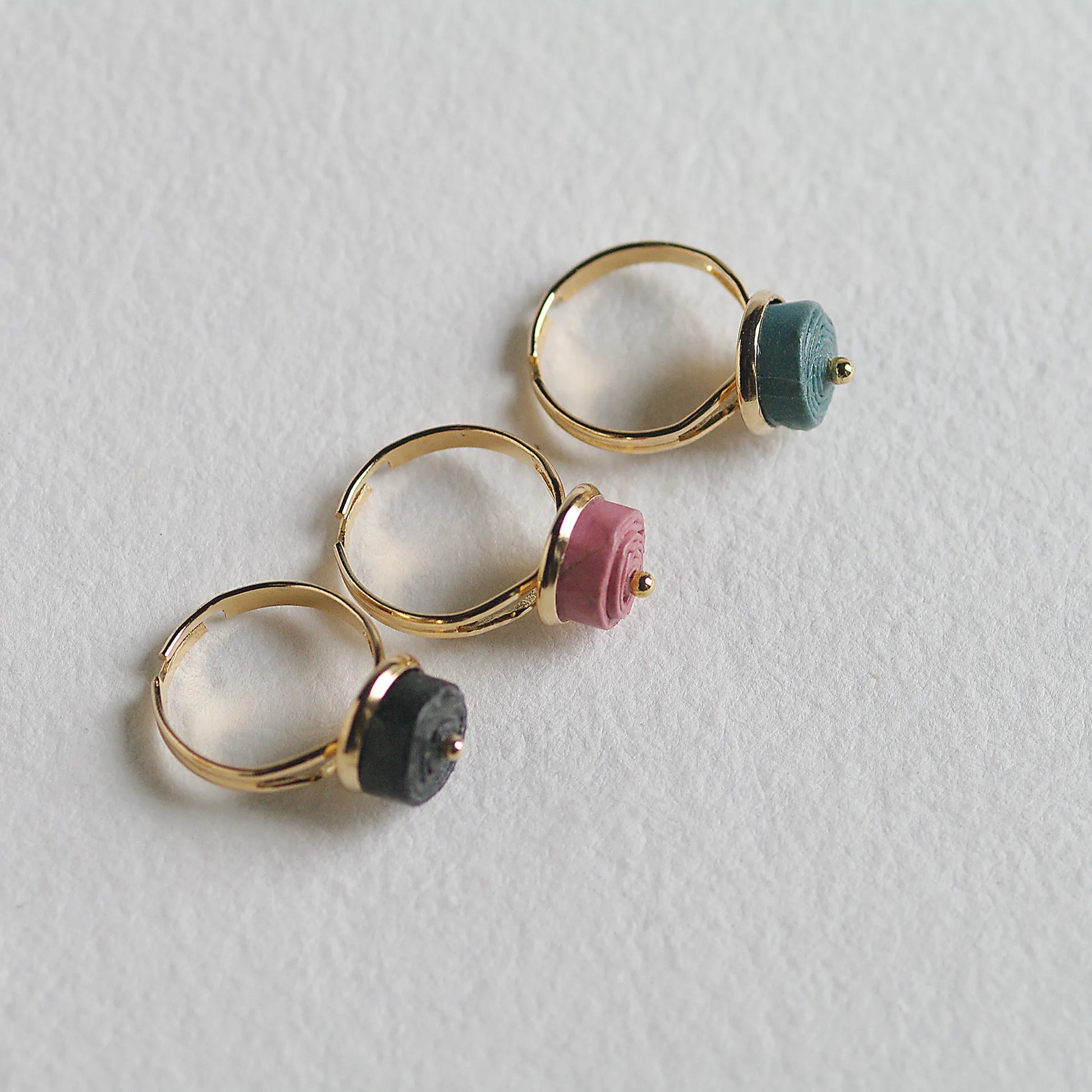 inelle mici roz, teal, negru, din hartie, colectia Pink Power by Chiramo