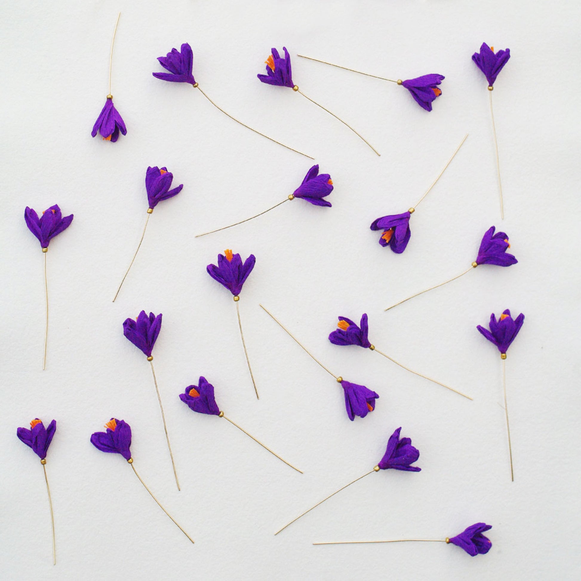 branduse din hartie creponata, martisor chiramo