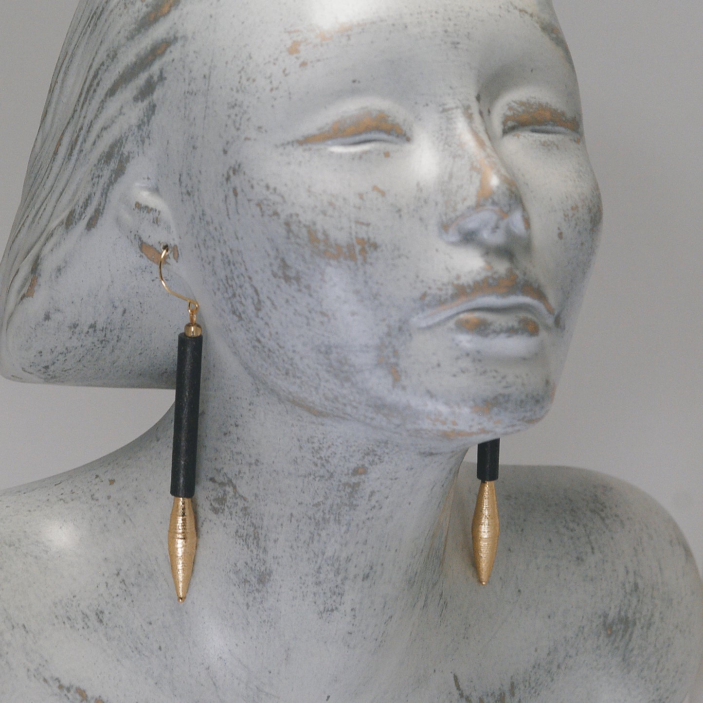 Cercei Stropi  de  Aur Noir ReForm collection by Chiramo 2