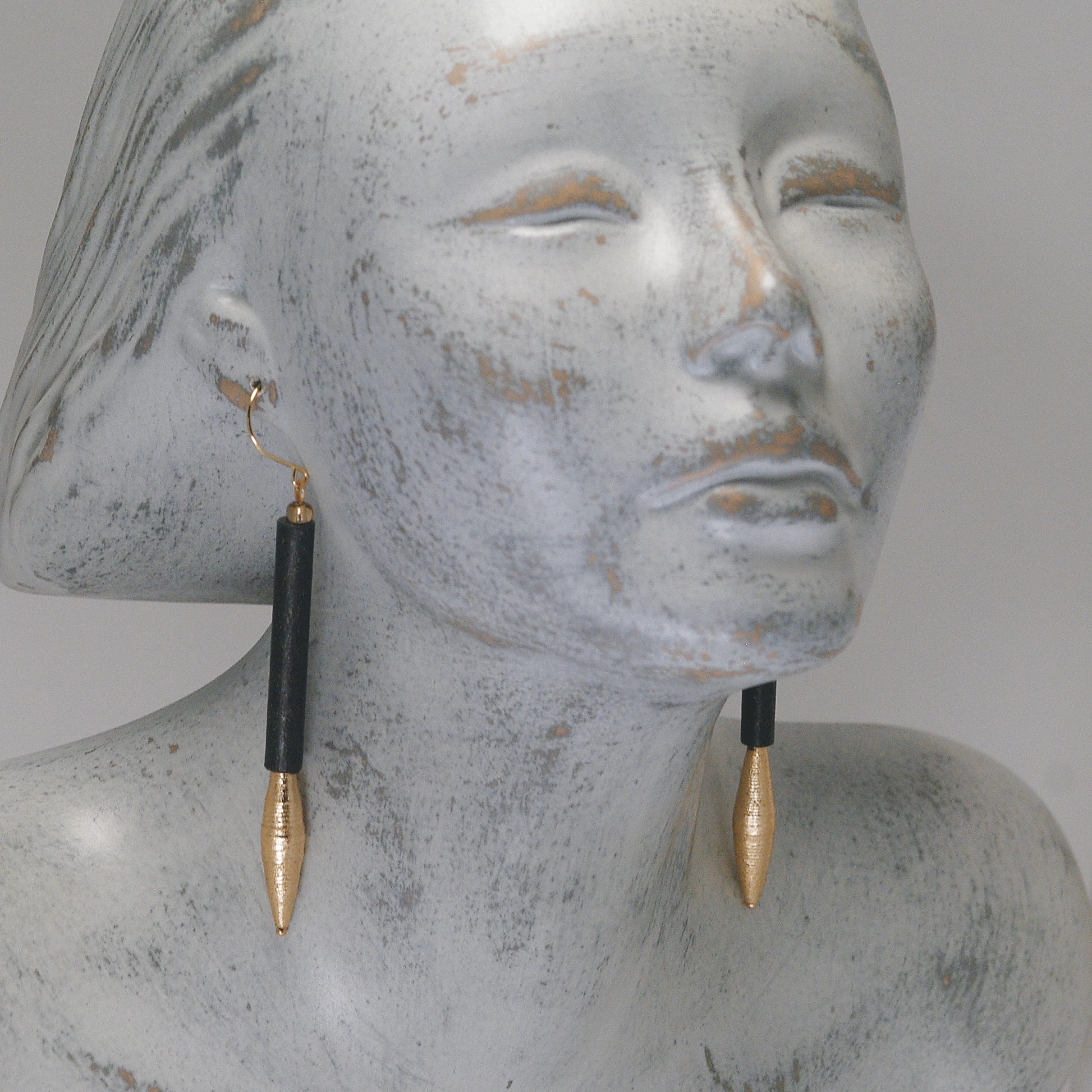 Cercei Stropi  de  Aur Noir ReForm collection by Chiramo 2