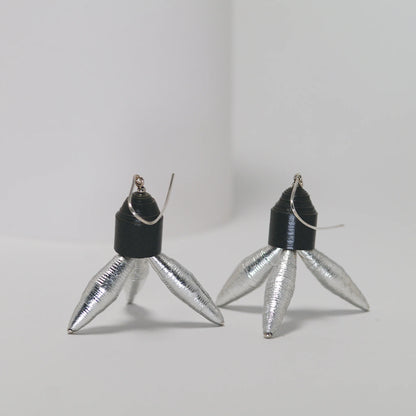 Tripod Noir Re:Form Earrings