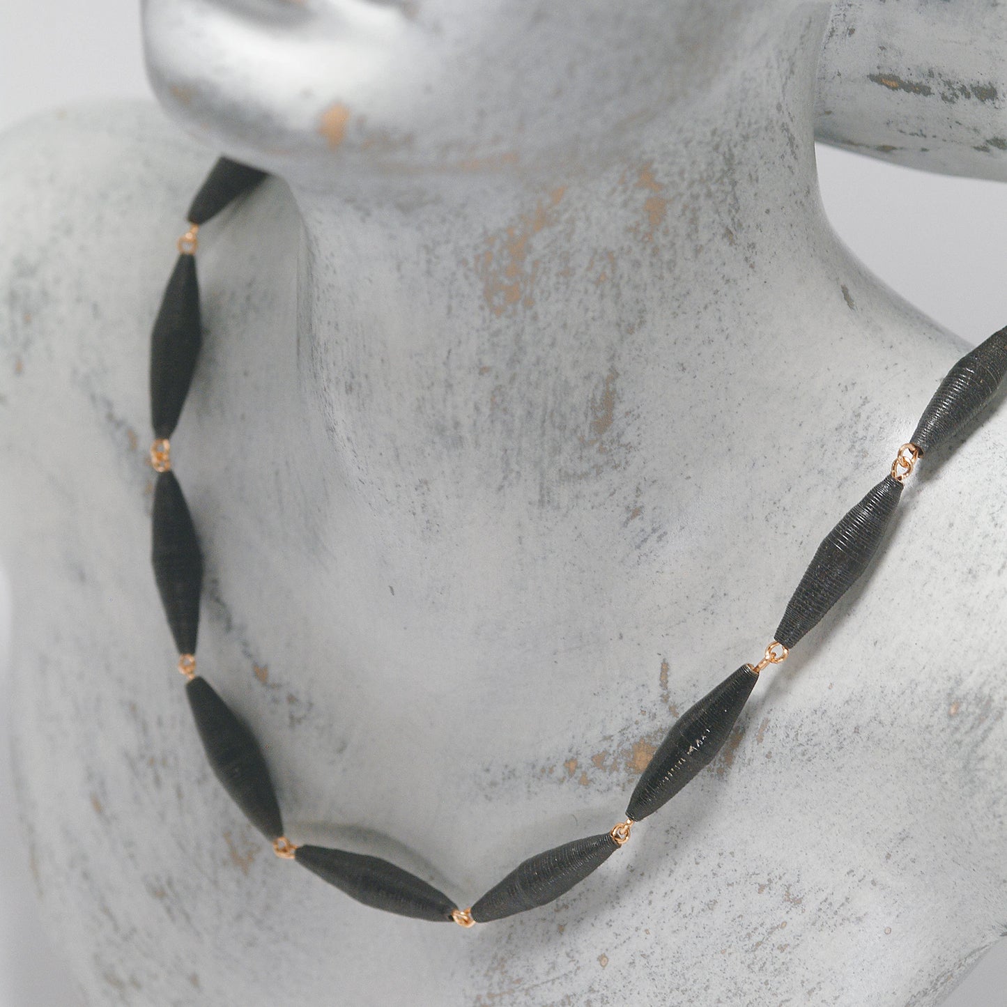 colier Seminte de Lumina, cu margele negre din hartie, olectia Noir ReForm, Chiramo - 3