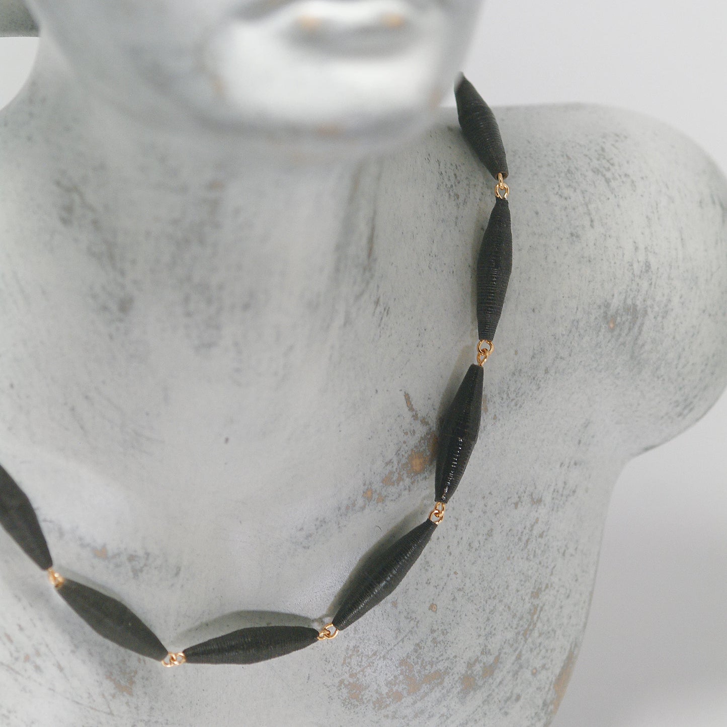 colier Seminte de Lumina, cu margele negre din hartie, olectia Noir ReForm, Chiramo