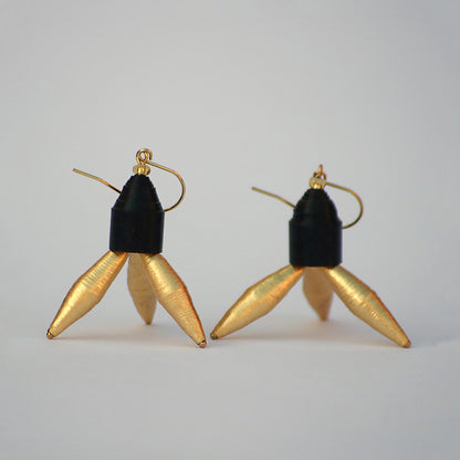 Tripod Noir Re:Form Earrings